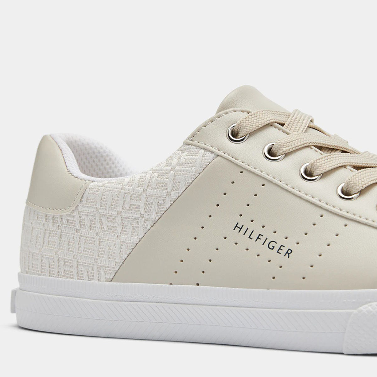 Tommy Hilfiger - Lorio Sneaker For Women