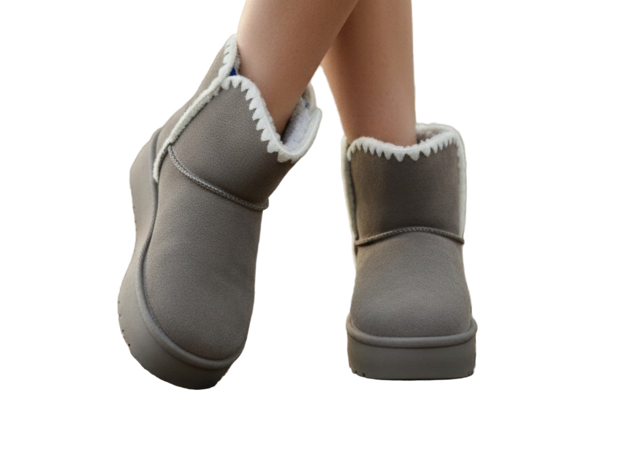 أحذية نسائية من الفرو