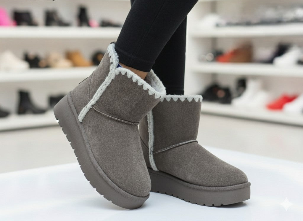 أحذية نسائية من الفرو