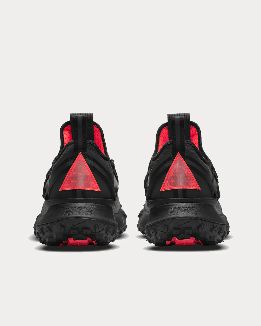 Nike - ACG Mountain Fly Low