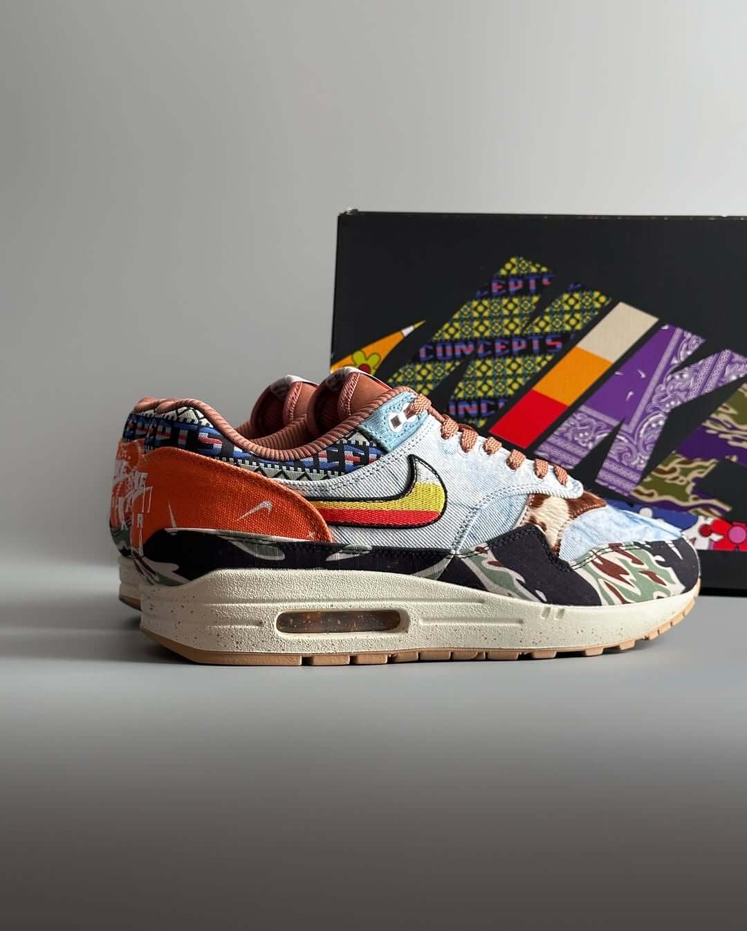 Nike - Concepts x Air Max 1 SP