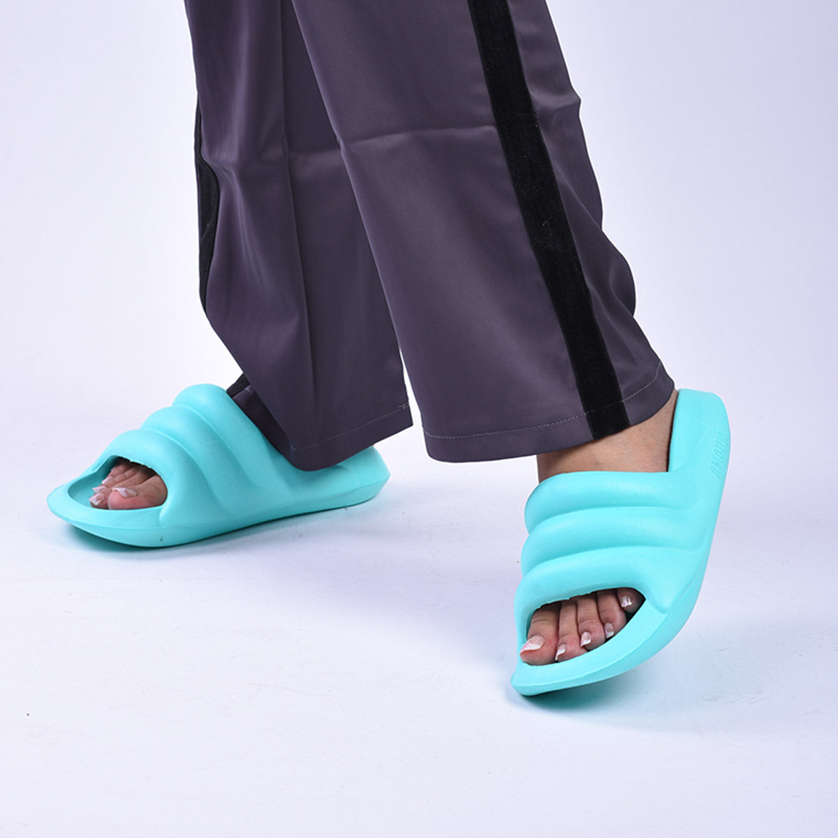 Etmana - شبشب نسائي سهل الارتداء