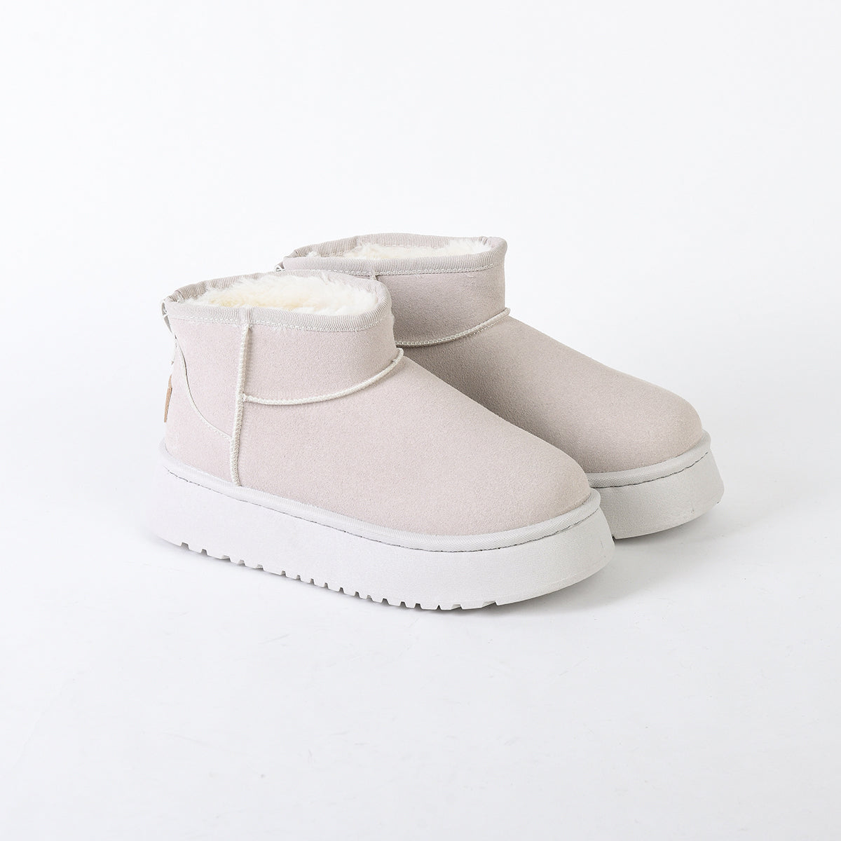 أحذية نسائية من الفرو