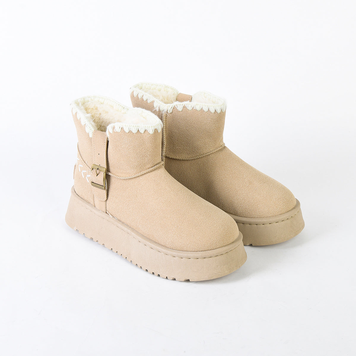 أحذية نسائية من الفرو