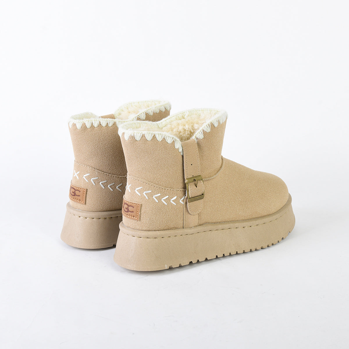 أحذية نسائية من الفرو