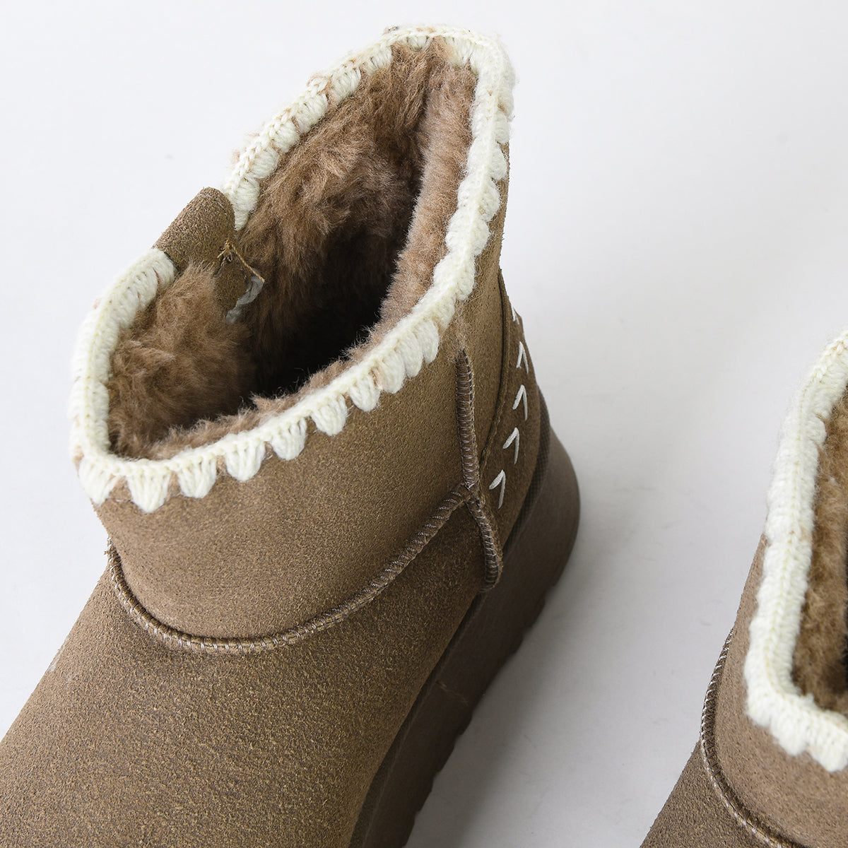 أحذية نسائية من الفرو