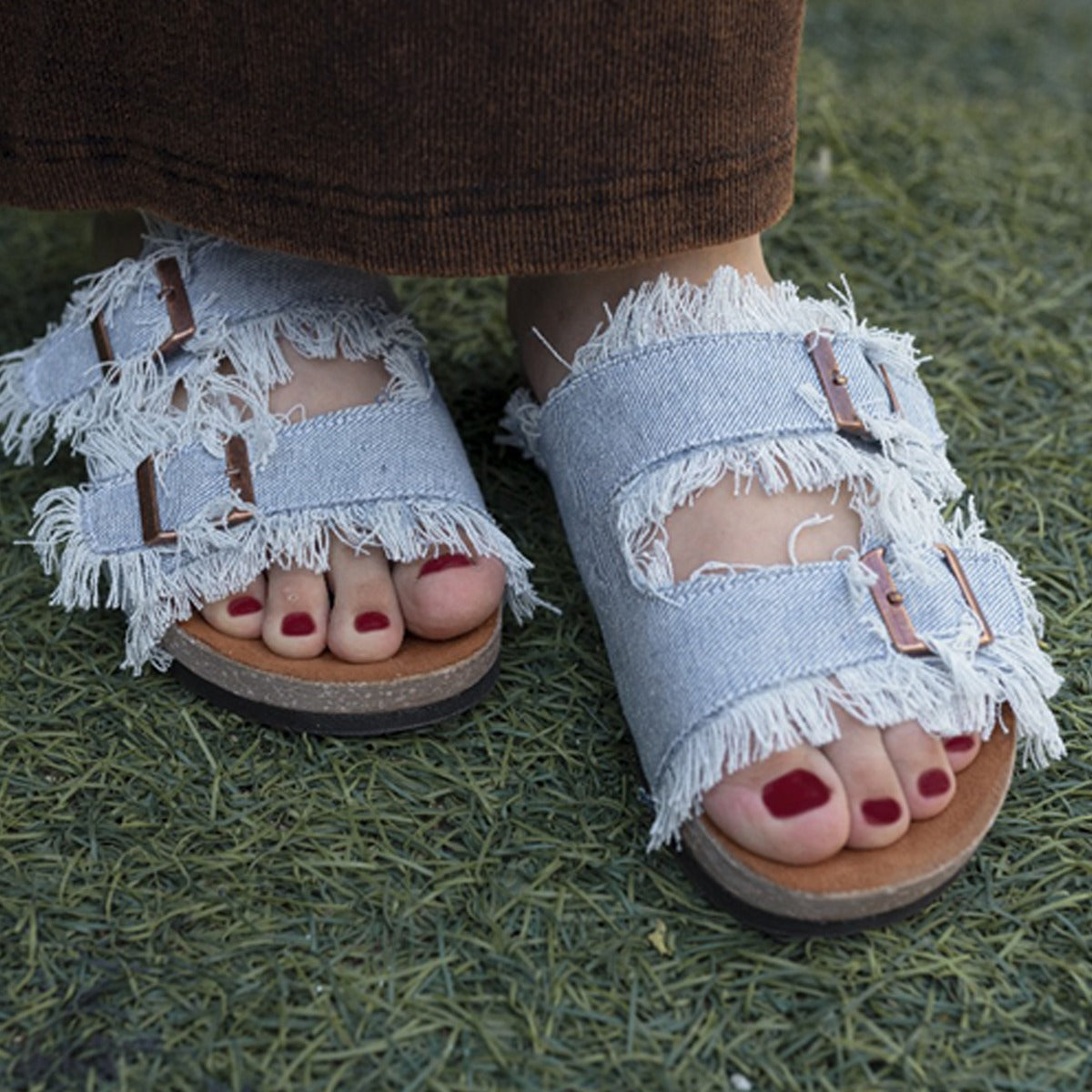 Comfortable denim flip flops for women