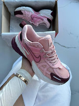 Nike V2K — Pink Bordo
